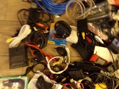 Mixed Lot of Electronics Cables, Chargers, and Power Adapters – Assorted Types +