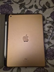 IPad 7th Gen Rose Gold with Apple Pen and Keyboard – lightly Used