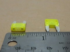 ( 50 Pcs ) 0703315 Auto Fuse 20A 32VDC Blade Mini 0297020.WXNV