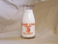 ANTIQUE HAZARD LEWIS FARMS DAIRY GLASS HALF PINT BOTTLE Binghamton vestal ny