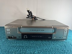 Assorted Lot of 6 VHS/DVD/Blu-Ray Players FOR PARTS OR REPAIR Only Power Tested