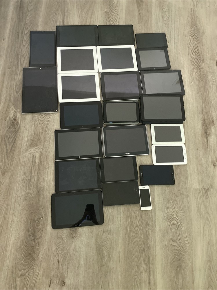 24 different brands of tablets 1 phone NOT TESTED THEY MIGHT NOT TURN ON