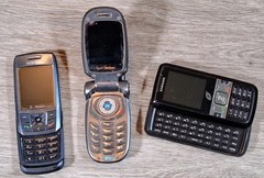 Vintage Cellphone Lot (3) Samsung & LG (FOR PARTS REPAIR OR MOVIE PROPS)