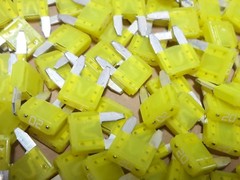 ( 50 Pcs ) 0703315 Auto Fuse 20A 32VDC Blade Mini 0297020.WXNV
