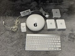 Apple Branded Equipment Miscellaneous Lot ￼