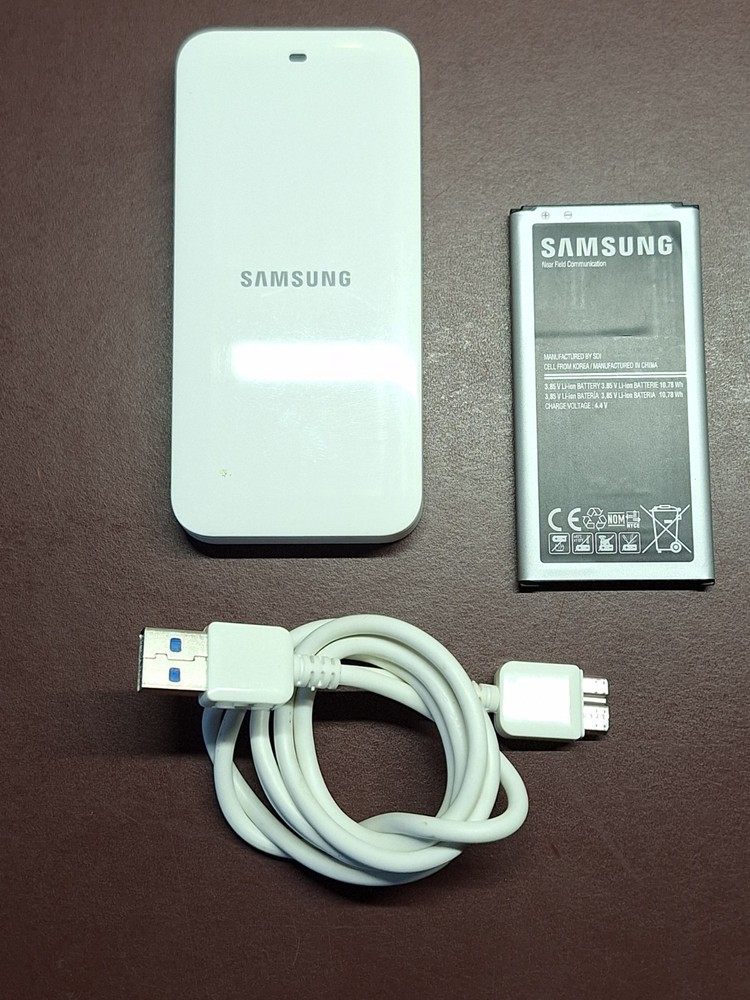 Samsung EP-BG900CWU White External Battery Charger Case With Battery