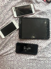 Mixed Lot Of Apple Products. !!!Parts Or Repair As Is Sale Cracked Screen