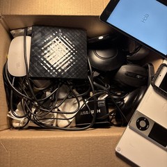 Lot Of Various Electronic Devices And Accessories APPLE DEVICES, Ipad, Ipod