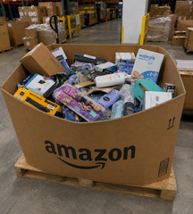 Amazon Wholesale Lot with High Demand Household Essentials