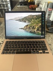 Rose Gold 2020 MacBook Air 13’’ 250 GB Great Condition Other Than Broken Screen.