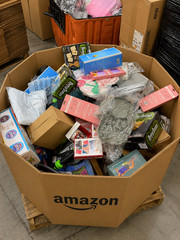 Wholesale Lot – Amazon Liquidation Fun items & Collectibles Clearance