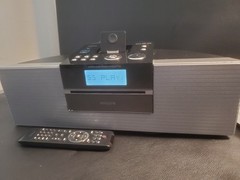 Philips ipod Docking System DCM 250/37 with Remote and AC/DC Power Adapter Silve