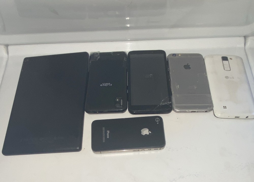 Apple iPhone Smartphones & LG Phones Mixed Lot with Tablet