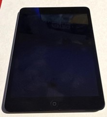 Apple iPad 9.7in – For Parts/Not Working