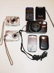 10 Piece Mixed Bundle of Cell Phones and Cameras (For Parts/Most Items Untested)