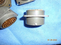 1 Bendix MS3112E 24-61S Mil Spec Circular Connector Plug 61 pOS Gold ampheonol