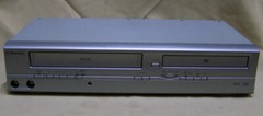 EMERSON EWD2004 DVD/VCR Combo Player DVD AS IS /VCR WORKS