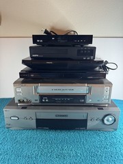 Assorted Lot of 6 VHS/DVD/Blu-Ray Players FOR PARTS OR REPAIR Only Power Tested