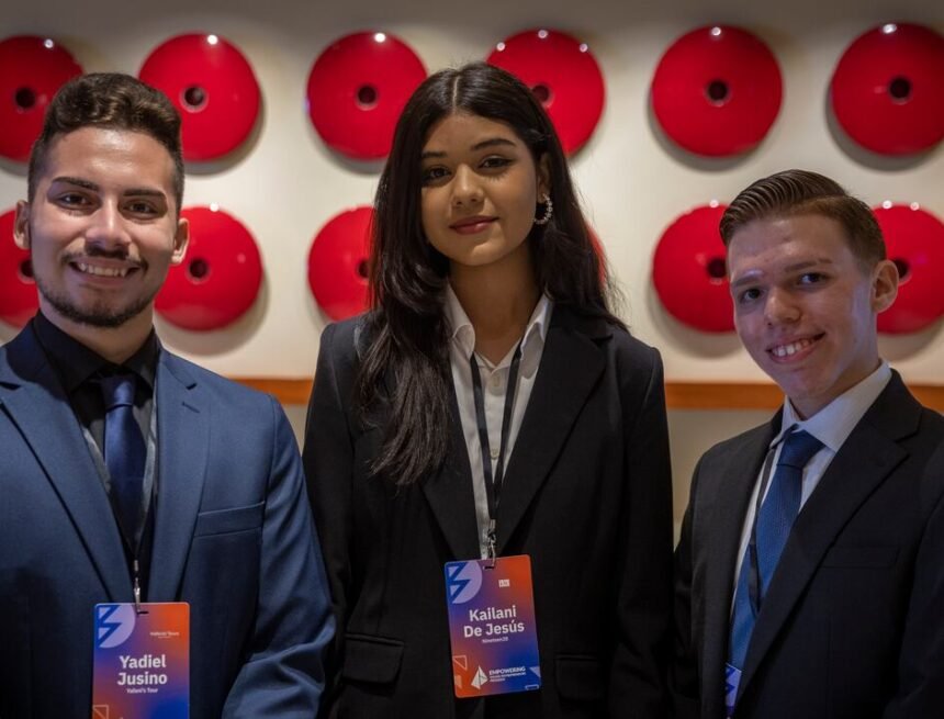 Fomentan mentes empresariales en cientos de adolescentes con ideas de negocio innovadoras