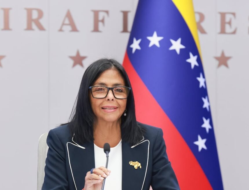 Delcy Rodríguez busca atraer inversión internacional en cumbre empresarial en Miami